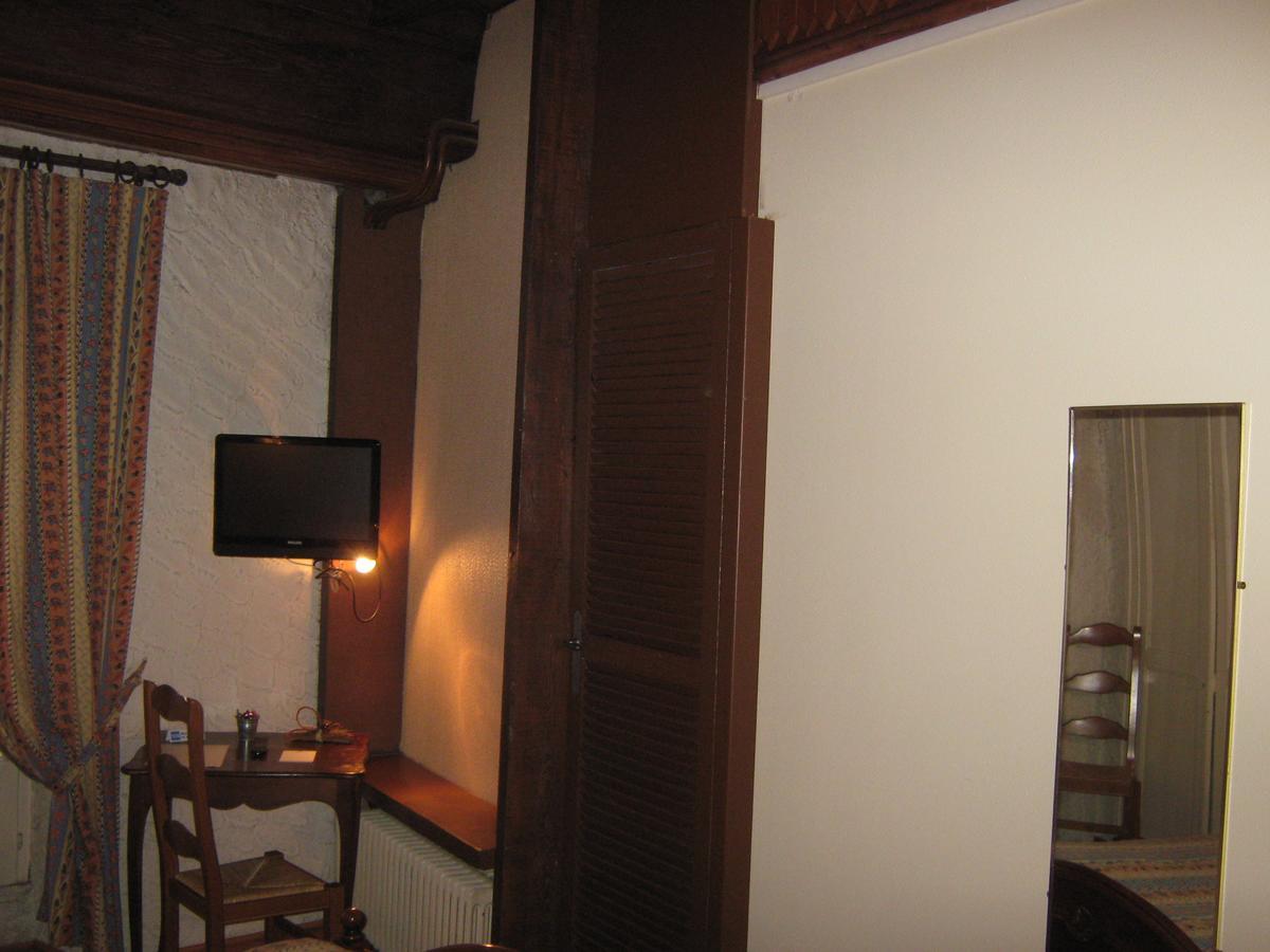 Logis Hotel Restaurant La Chaumiere تورنو-سور-رون المظهر الخارجي الصورة
